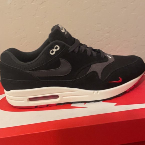 Air Max 1 Bred main image 2